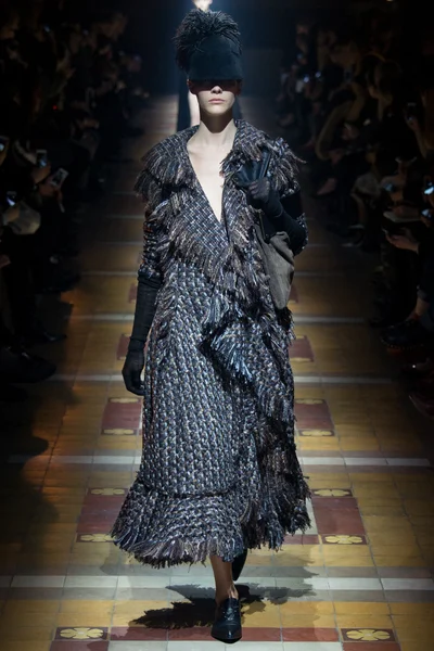 Look 7